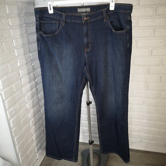 Denver Hayes Men's Size 42/30 Medium Wash Straight Fit Blue Jeans - Picture 1 of 12